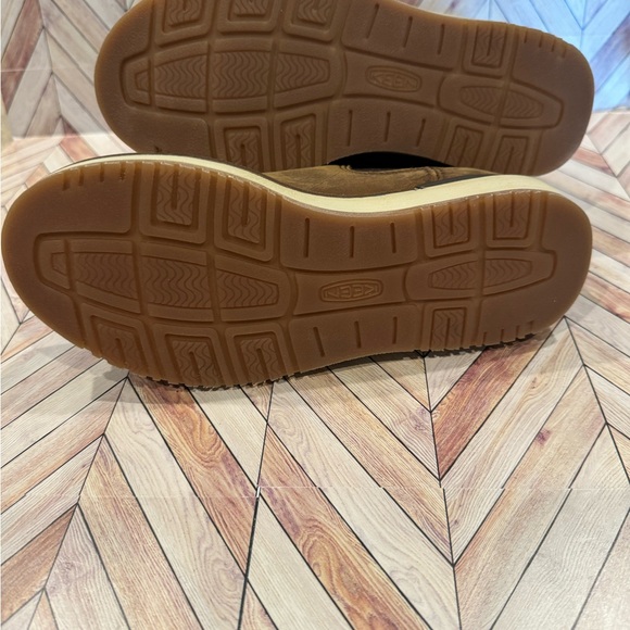 5.5 Keen “Bailey” Chelsea Boot nwot - Picture 4 of 9